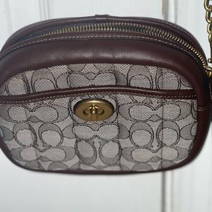 Small Coach quilted camera bag crossbody